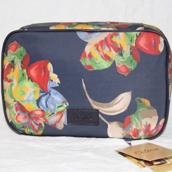 Patricia Nash Handbags - Patricia Nash Ilaria Hanging Travel Case Le Fleur NWT